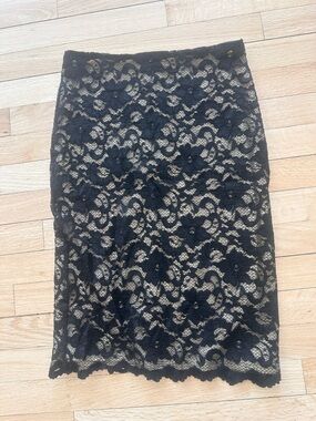 Moda International Y2K lace skirt